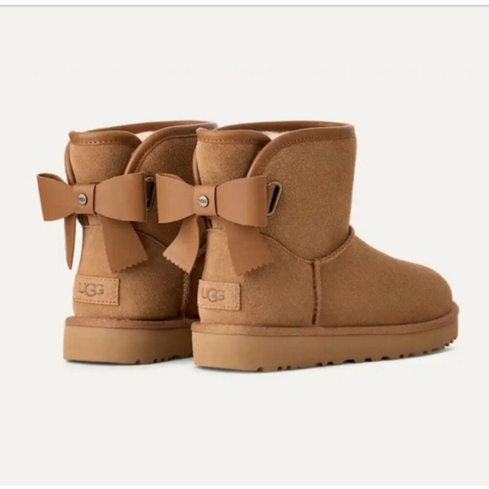 UGG Ultra Mini Bailey Leather Bow Chestnut Boots Women 8 NWT